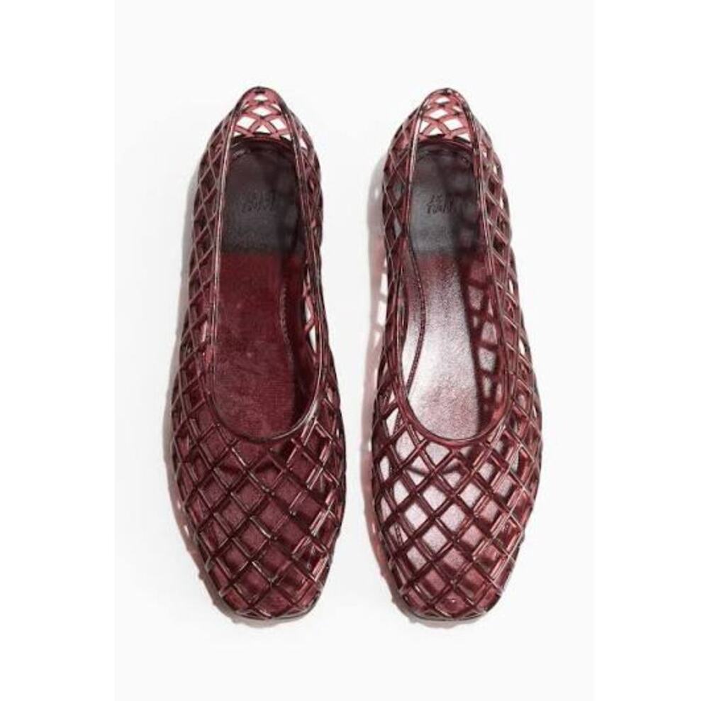 NWT H&M Burgundy Lattice Jelly Flats US 7 - Picture 1 of 3